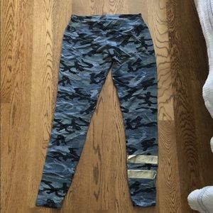 Sundry Camo Leggings